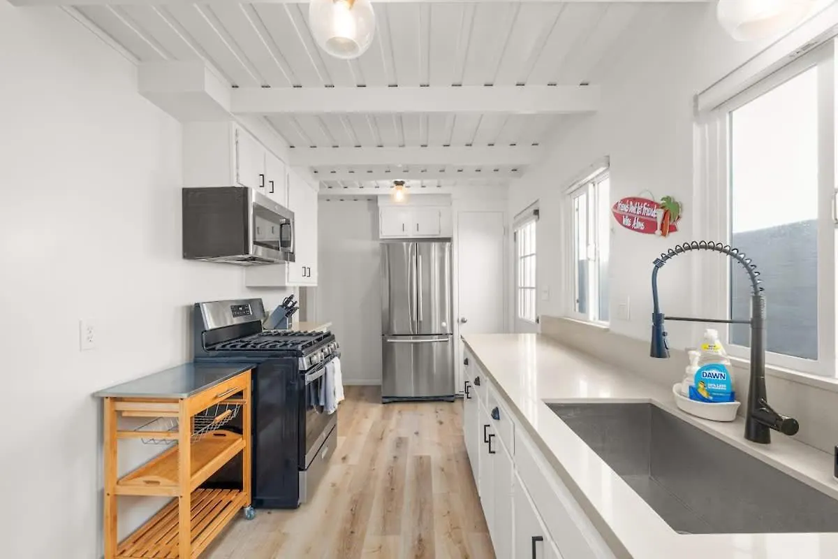 Beachside Bungalow 5 Minute Walk From The Shore Hermosa Beach United States