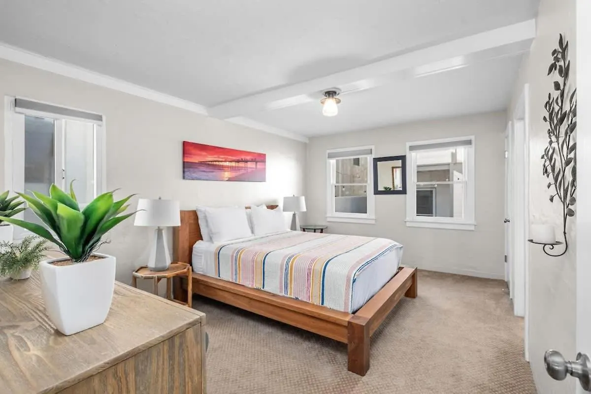 Beachside Bungalow 5 Minute Walk From The Shore Hermosa Beach 0*,  United States